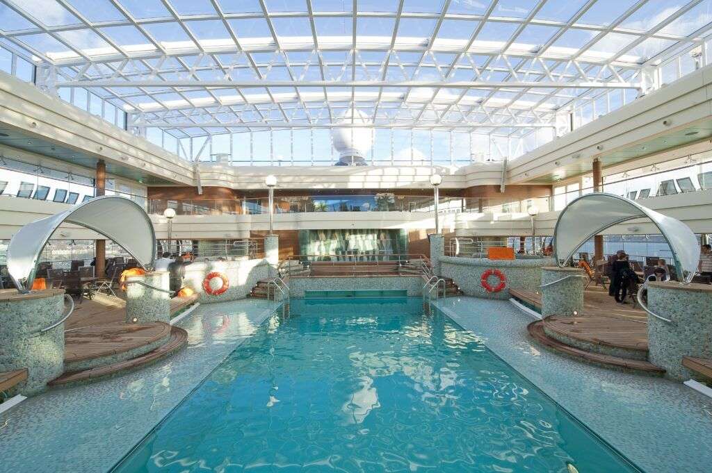 MSC Magnifica tour du monde piscine